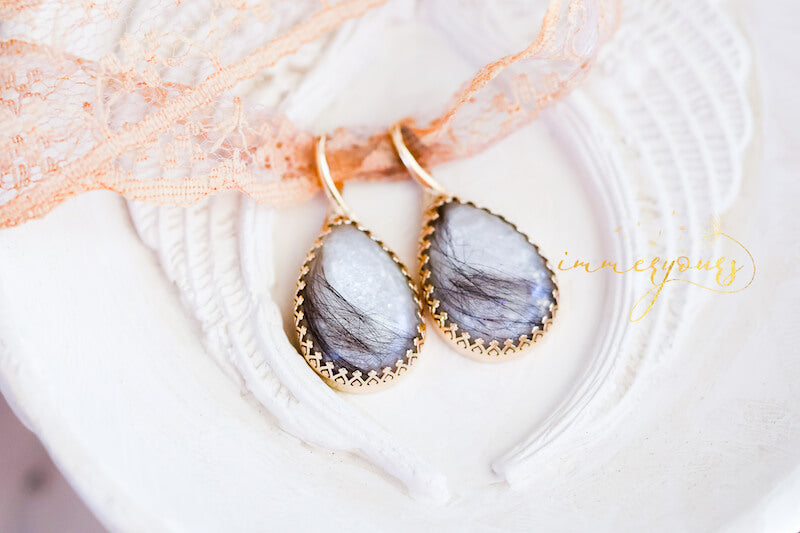 Short-Fur-Keepsake-Pendant-in-Gold-1