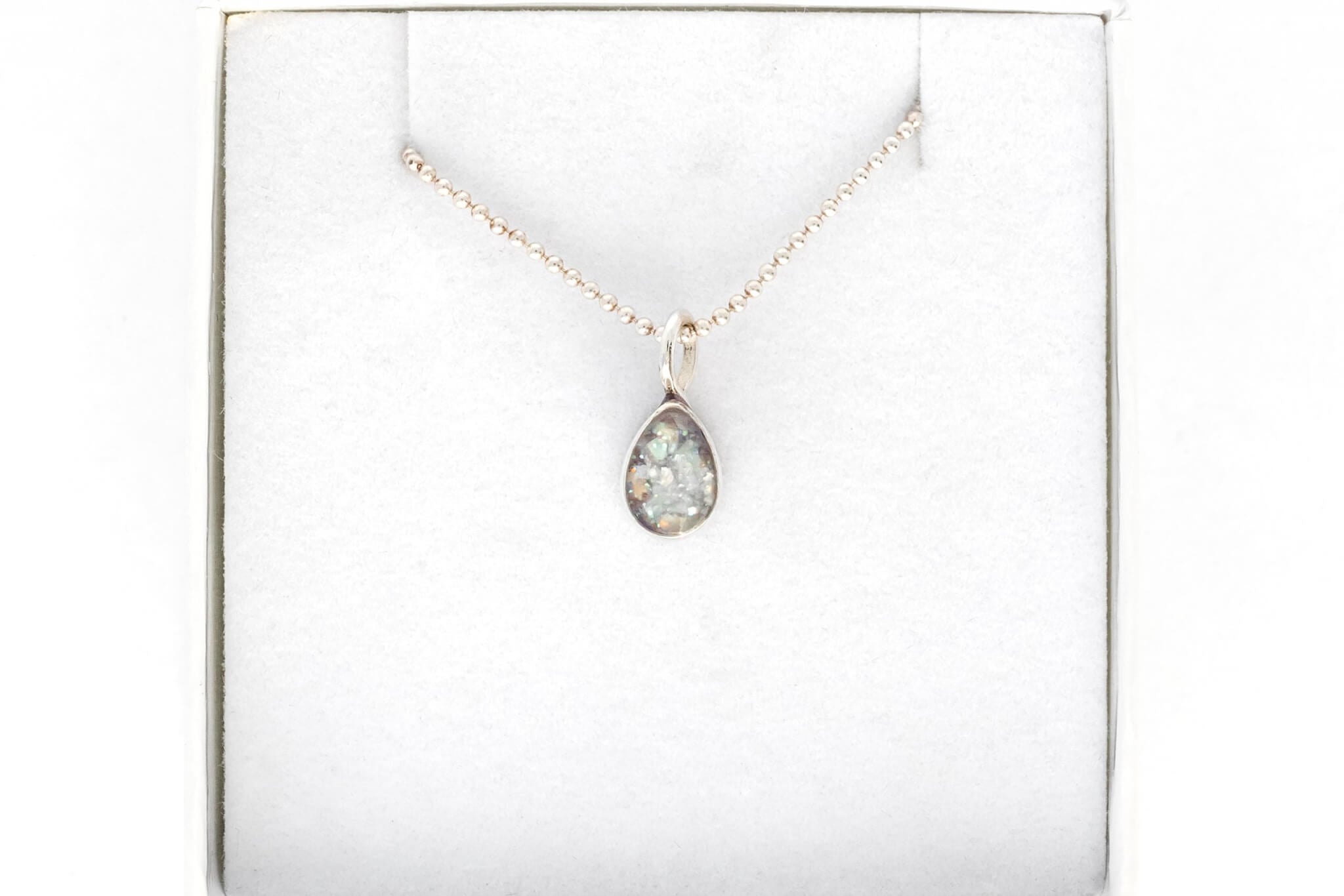 dainty-teardrop-pendant