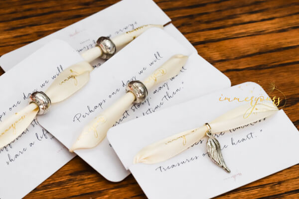 Ash-Infused-Feather-Pendant-2