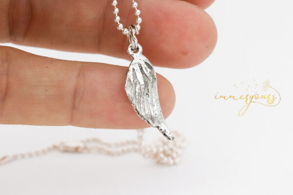 Ash-Infused-Feather-Pendant-5