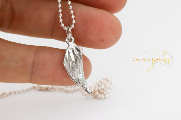 Ash-Infused-Feather-Pendant-6