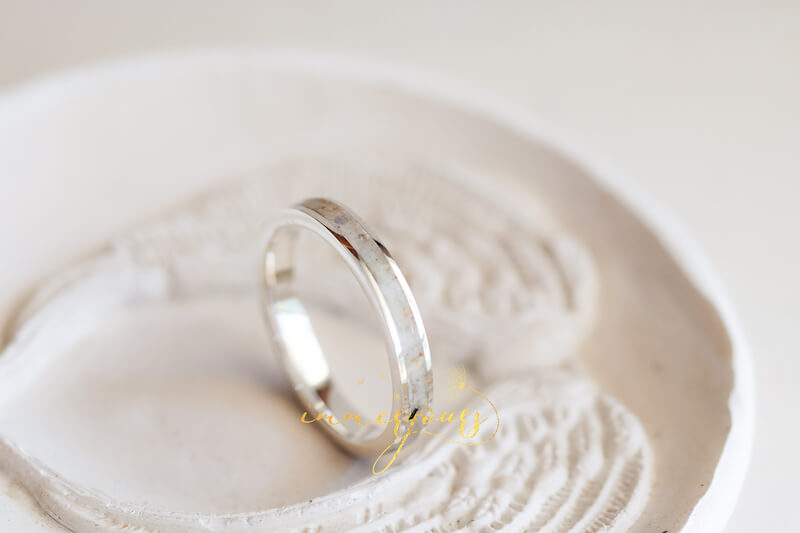 Ashes-in-keepsake-ring-Pearl-Shimmer