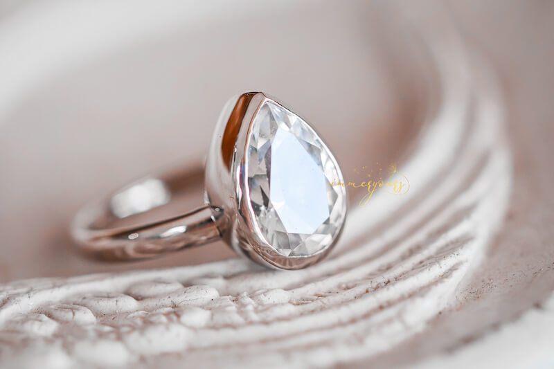 Diamond-Keepsake-Ring-with-Ashes