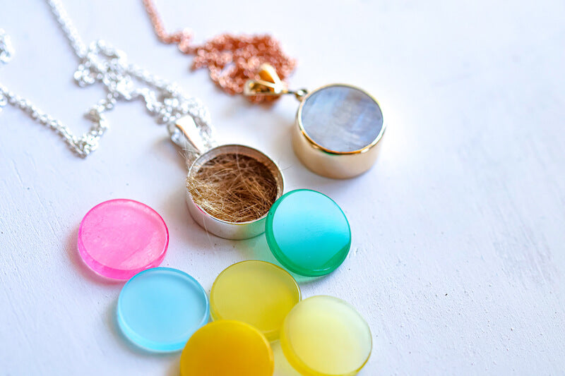 Jewellery-that-holds-hair