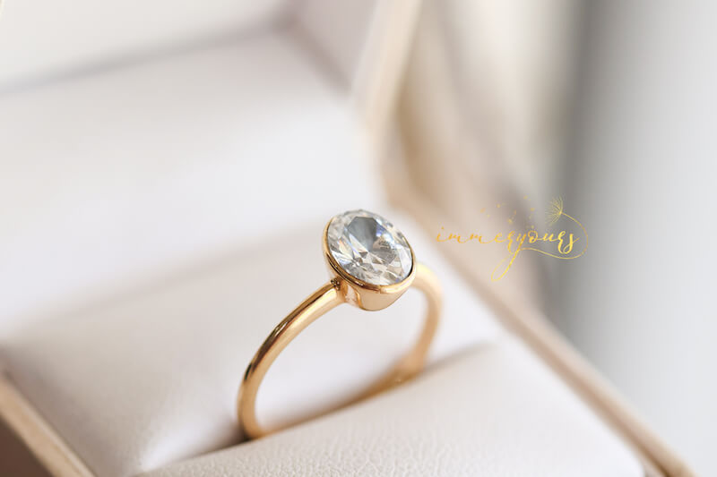 Memorial-Hair-Ring-with-Gemstone-