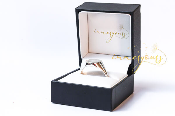 Memorial-Keepsake-Signet-Ring-gold