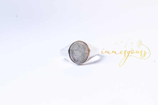 Memorial-Keepsake-Signet-Ring-white-gold