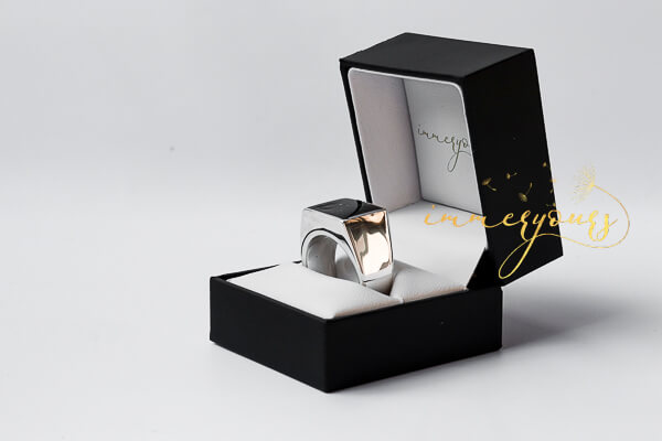 Memorial-Keepsake-Signet-Ring-white-gold