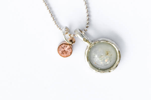 Organic-Ash-Memorial-Pendant-3