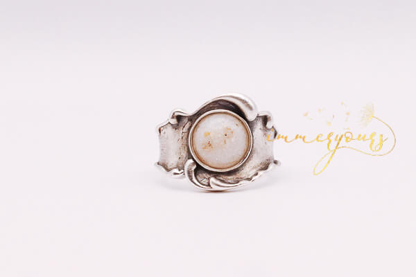 golden-memorial-ring