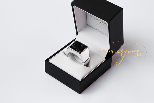 mens-cremation-Ring-with-ashes