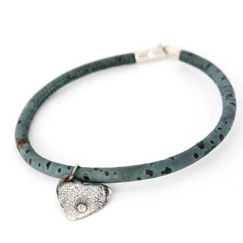 Pet pawprint charm with cork band