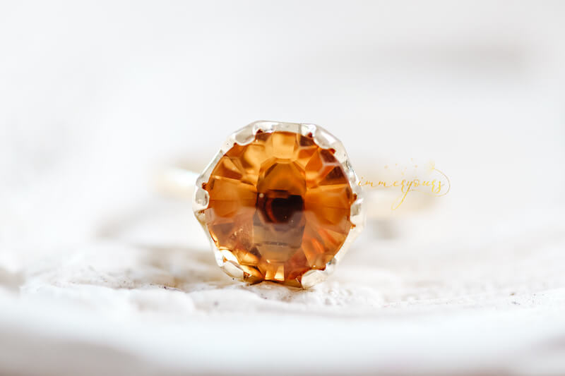 Keepsake-Ring-Honeycomb-and-the-bee
