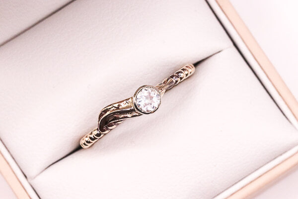 Keepsake-with-Gemstone