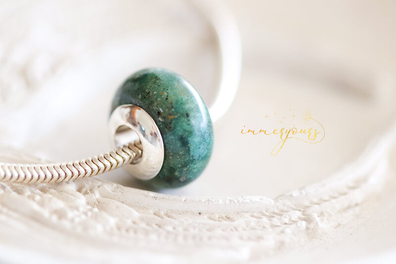Memorial-Keepsake-with-cremains-and-Emerald-Australia