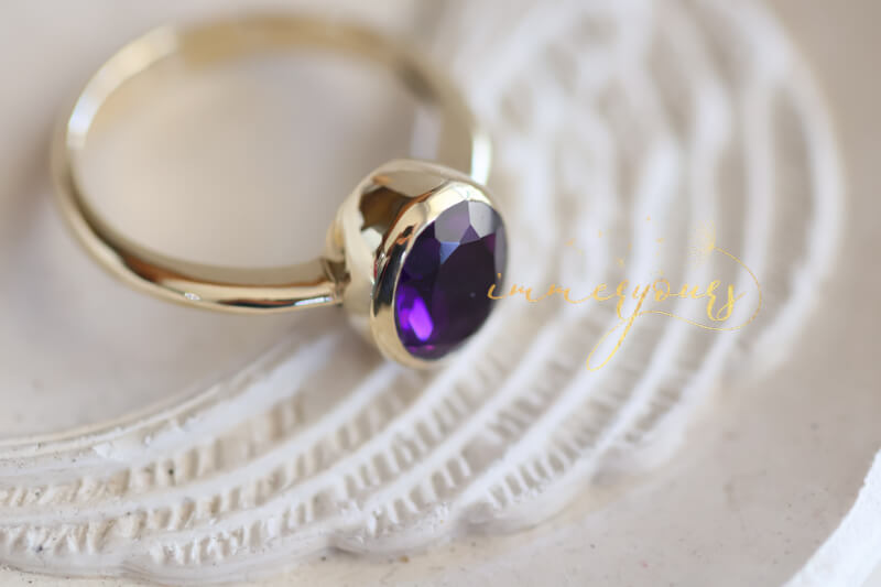 Oval Keepsake ring with cremation ashes and Amethyst