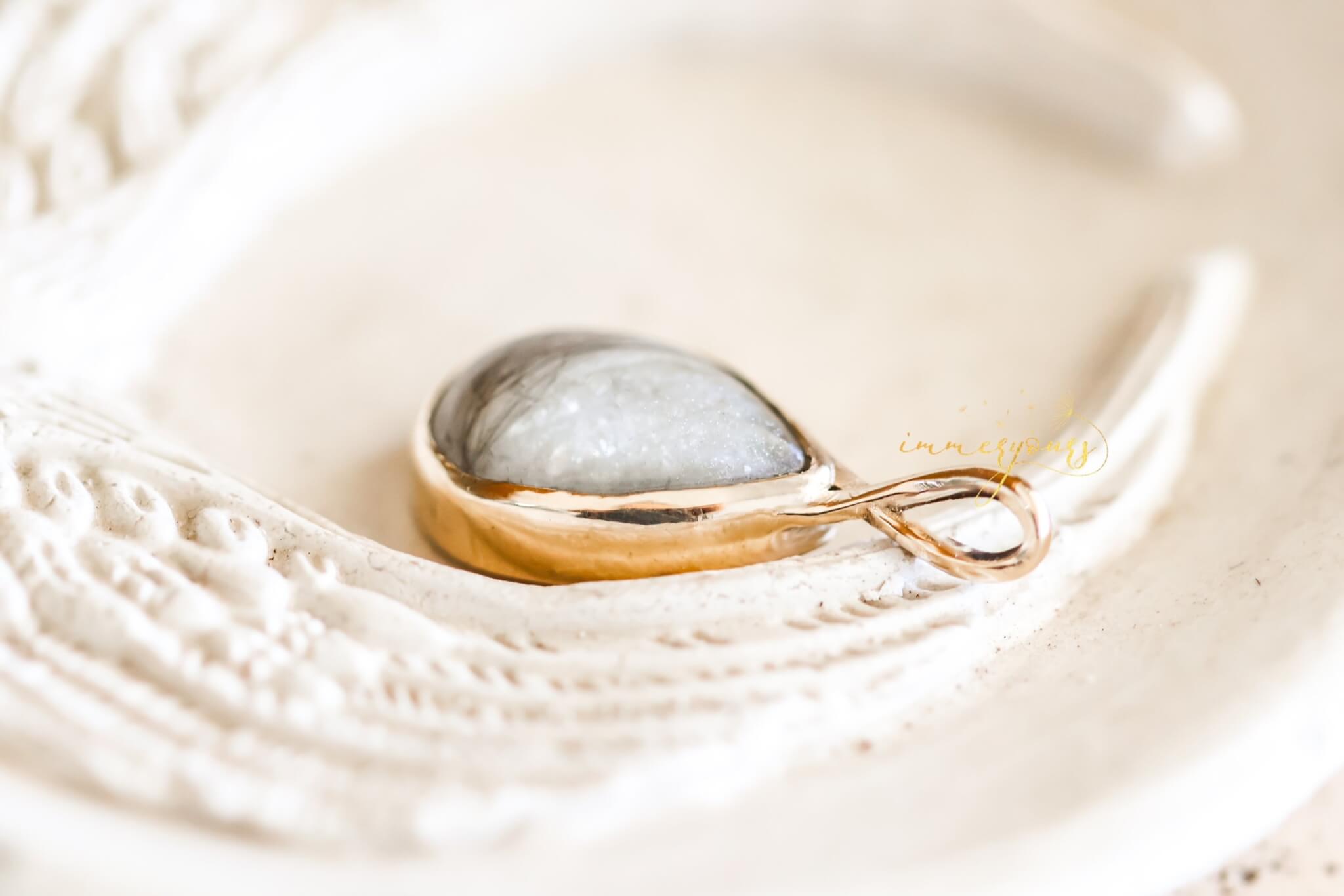 Teardrop-Pendant-Lock-of-Hair-Gold