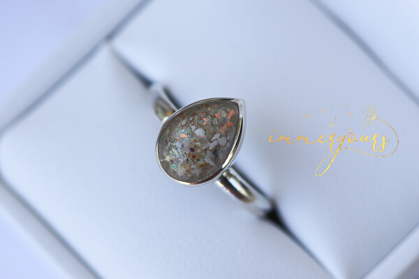Cremation-Ash-Ring-with-Opal