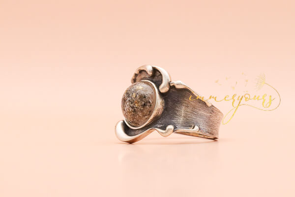 Handcrafted-Keepsake-ring-with-Ashes