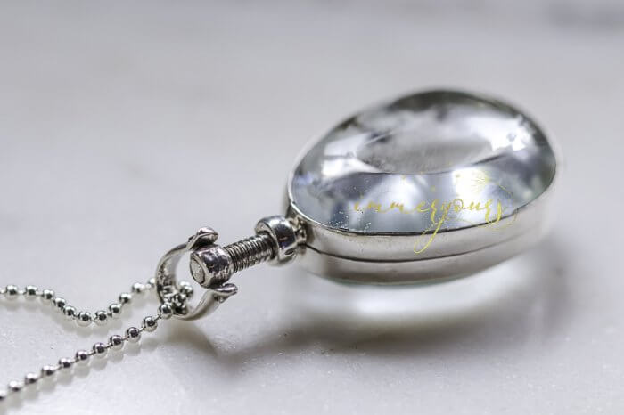 Memorial-Glass-Locket-for-Ashes