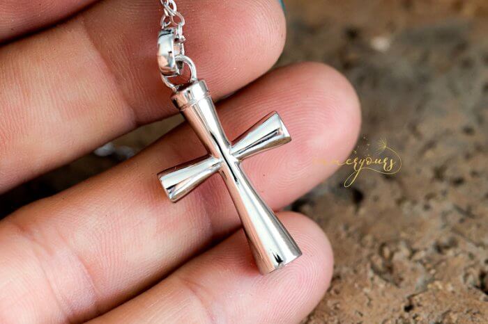 Keepsake-Cross-Jewellery-for-Cremation-Ashes-in-Australia